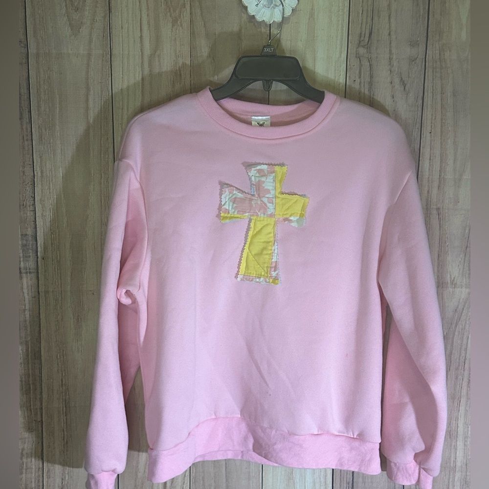 NWT Upcycled sweatshirt with quilted appliqué